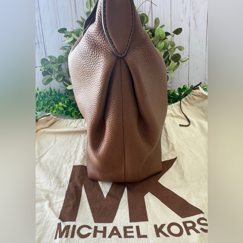 Michael Kors Sienna Handbag Luggage Color NWOT - Picture 8 of 14